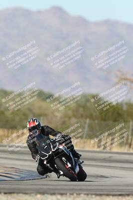 media/Dec-01-2025-Moto Forza (Mon) [[2daa91e15f]]/2-Intermediate Group/Session 3 (Turn 3)/